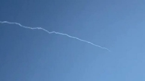 В небе над Белгородом раздаются громкие хлопки