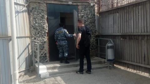 Екатеринбуржца забрали в изолятор во время регистрации брака