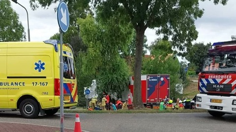 В Нидерландах грузовик врезался в зону для барбекю, шестеро погибли