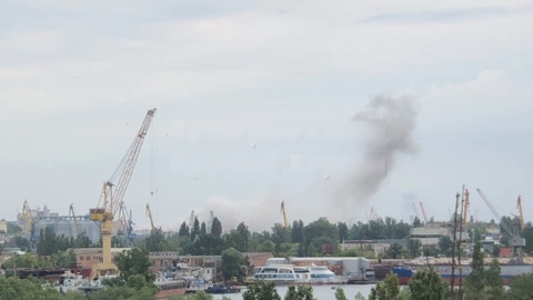 Серия взрывов прогремела в районе порта в Херсоне