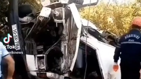 Число жертв аварии с туристическим автобусом в Азербайджане выросло до восьми
