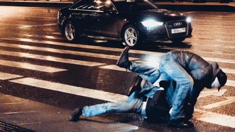 Пожилые супруги в Петербурге ответили на нападение выстрелами из травмата