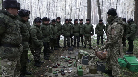 Рядовым и сержантам увеличат предельный возраст пребывания в запасе