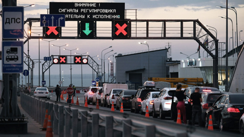 Движение по Крымскому мосту снова перекроют из-за ремонта 17 января