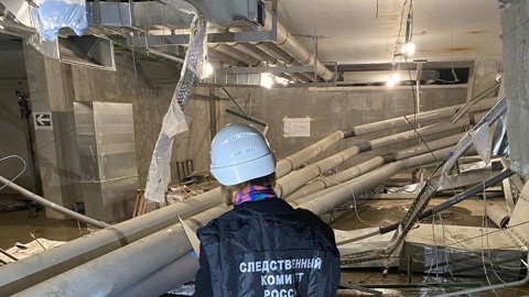 Трубы рухнули на бригаду рабочих на западе Москвы