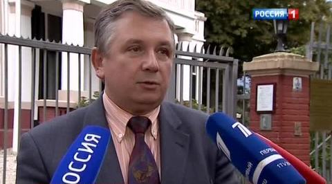 Избитый в Гааге дипломат Бородин уехал из Нидерландов