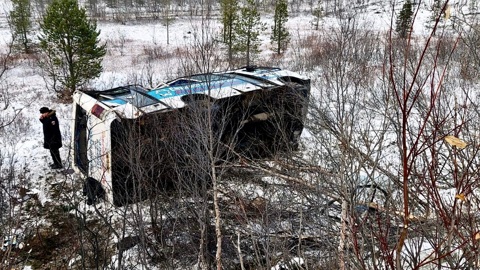 Автобус вылетел с трассы под Мурманском