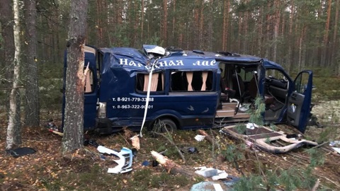 Один человек погиб и шесть пострадали в ДТП с маршруткой в Ленобласти