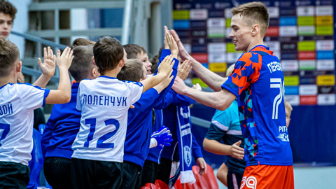 Мини-футбол. "Ухта" сенсационно обыграла чемпиона
