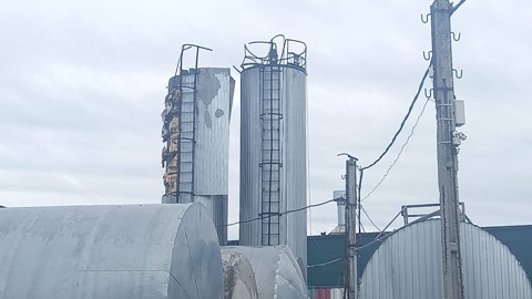 Двое рабочих погибли при взрыве и пожаре на заводе