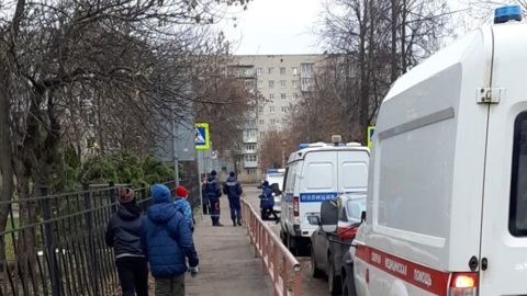 Проникший в школу мужчина зарезал работницу канцелярии