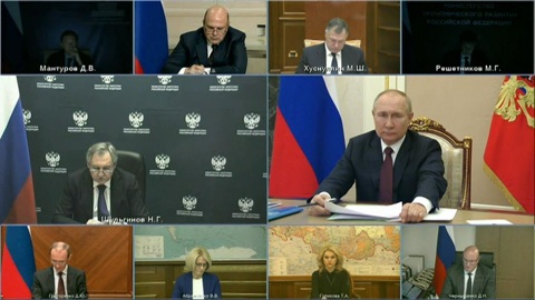Два министра остались без света во время совещания с Путиным