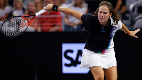 Касаткина одержала победу во втором туре WTA Finals