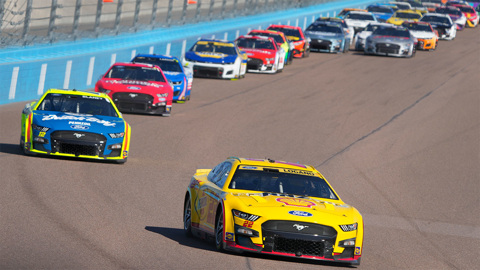 Логано стал двукратным чемпионом гоночной серии NASCAR