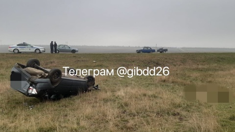 Юноша и девушка погибли, выпав из машины во время ДТП на Ставрополье