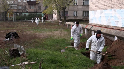 Кладбища на детских площадках – страшные приметы освобожденных городов
