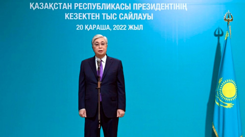 Токаев пригласил Макрона в Казахстан