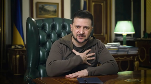 Зеленский пообещал "публично бороться" с теми, кто помогает России