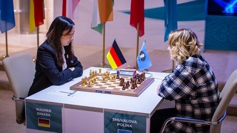 Российские шахматисты смогут выступать под флагом FIDE до 2024 года