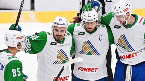 "Салават Юлаев" в гостях переиграл "Авангард"