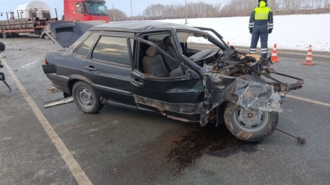 Один человек погиб в ДТП с большегрузами в Тюменской области