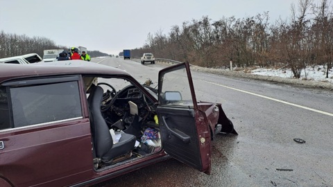 Два человека погибли в массовом ДТП на трассе под Воронежем