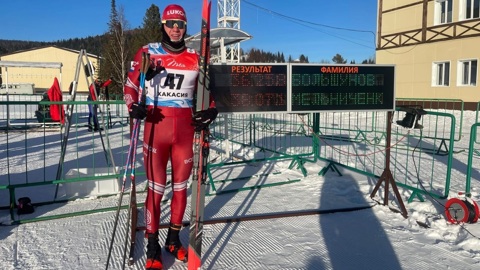 Большунов выиграл гонку преследования на третьем этапе Кубка России