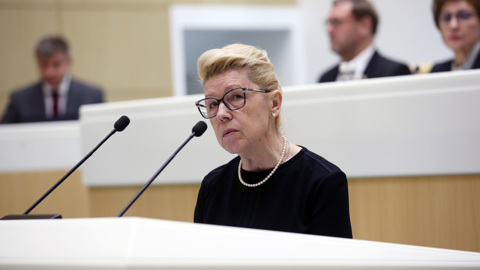 Мизулина выступила за защиту прав эмбрионов в пробирке