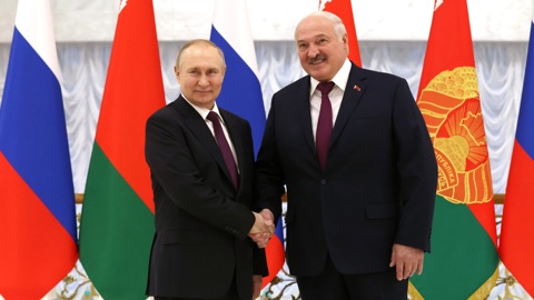 Песков ответил на вопрос о новых званиях Путина и Лукашенко