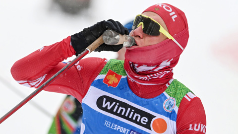 Большунов выиграл золото раздельной гонки чемпионата России