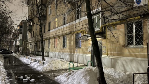 Ледяная глыба рухнула на маленького ребенка в Нижнем Новгороде