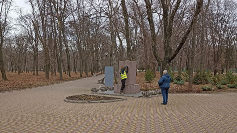 В подконтрольном Киеву Краматорске снесли памятник Пушкину