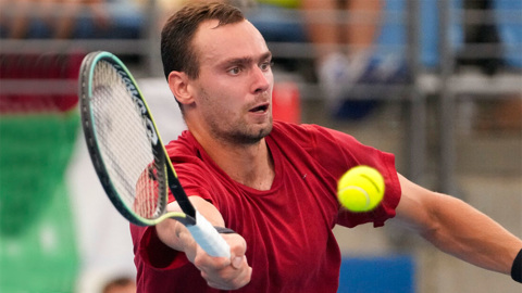 Сафиуллин вошел в четверку сильнейших на Chengdu Open