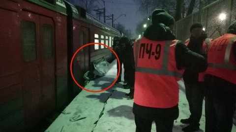 Электричка и такси столкнулись на переезде в Подмосковье, есть погибшие