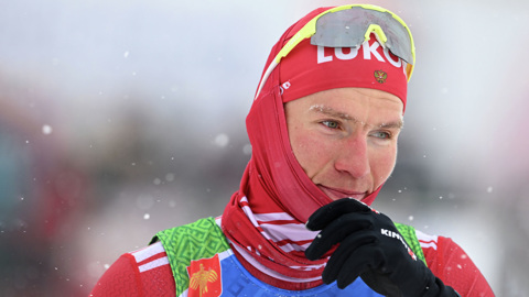 Большунов выиграл скиатлон на Кубке России по лыжам
