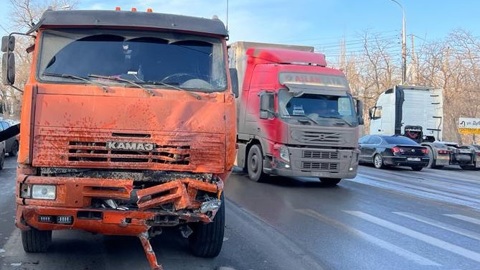 В Волгограде арестовали водителя КамАЗа, устроившего ДТП с тремя погибшими