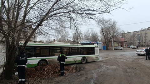 13 человек пострадали в ДТП с автобусом в Ростовской области