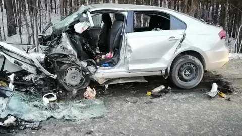 Пять человек погибли в утреннем столкновении иномарок на трассе