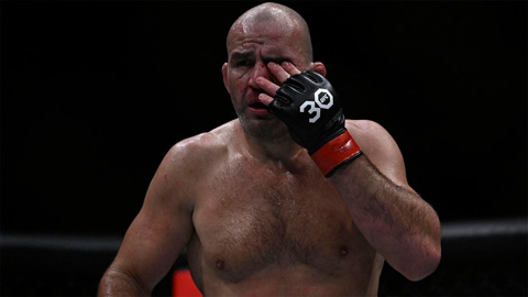 UFC. Тейшейра проиграл Хиллу и завершил карьеру