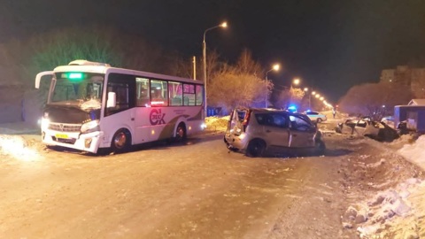В огненном ДТП в Омске погиб один и пострадали три человека