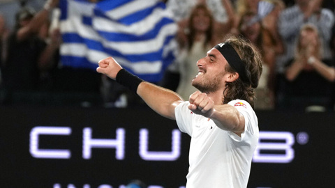 Циципас обыграл Синнера в борьбе за 1/4 финала Australian Open