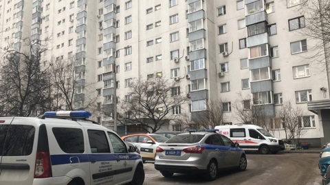 На западе Москвы убита женщина, ее дочь ранена, а сын – задержан
