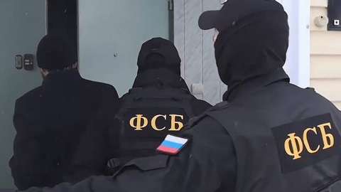 Подозреваемых в махинациях с землей чиновников задержали силовики