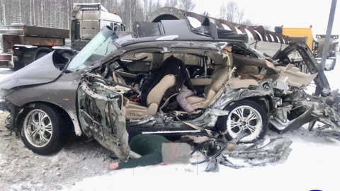 Двое мужчин погибли на скоростной трассе под Великим Новгородом
