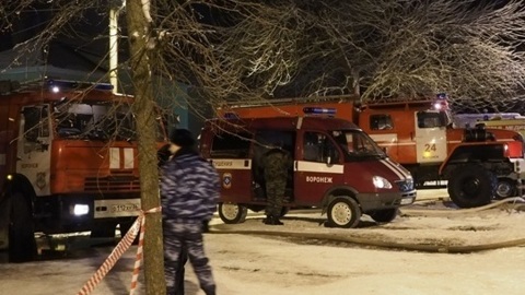 Два человека погибли при пожаре в воронежской многоэтажке