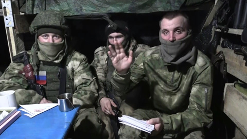 Письма из Бейрута: российским бойцам пишут соотечественники со всего мира