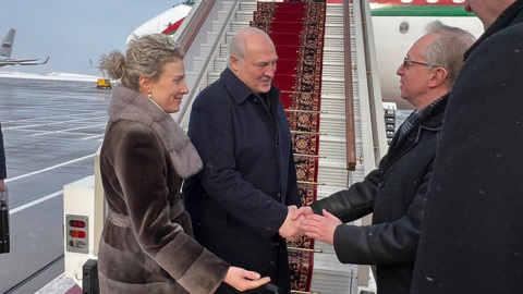 Лукашенко прилетел в Москву