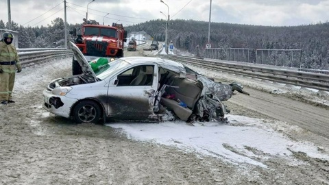 Школьница погибла в ДТП с грузовиком в Иркутской области