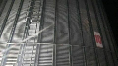 Рабочего насмерть засыпало зерном на элеваторе
