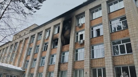 600 человек эвакуированы из загоревшегося корпуса университета